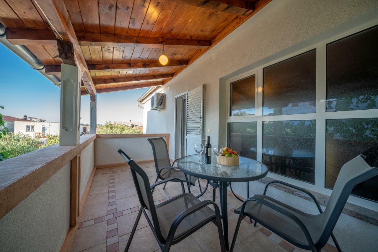 Apartmani Pataca Vodice Eksteriør bilde