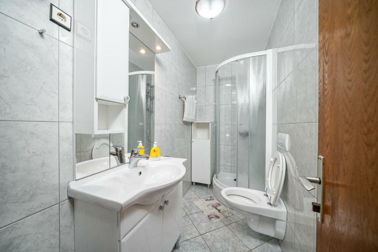 Apartmani Pataca Vodice Eksteriør bilde