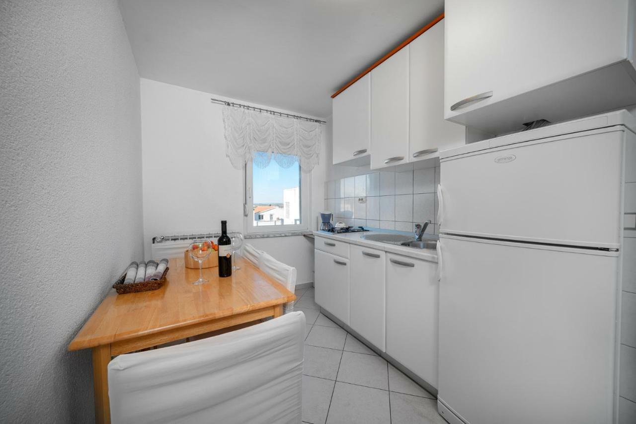 Apartmani Pataca Vodice Eksteriør bilde