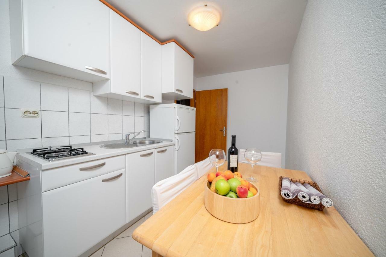 Apartmani Pataca Vodice Eksteriør bilde