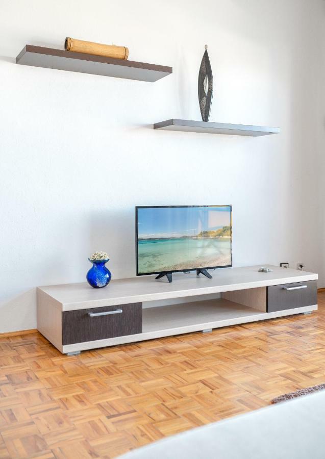 Apartmani Pataca Vodice Eksteriør bilde